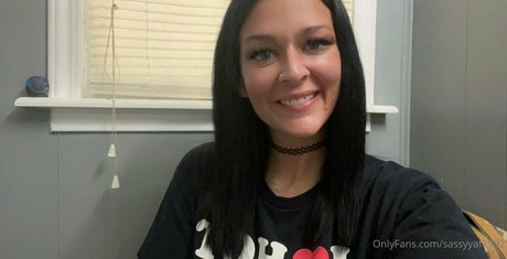 sassyyaf1992 pornstar hd images