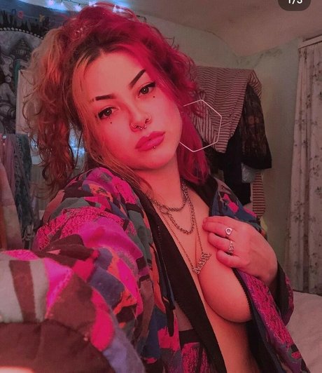 neferkitti model beautiful archive