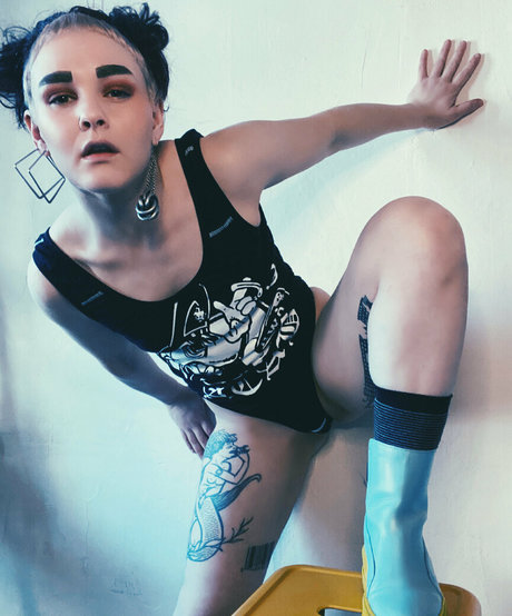 eeemmmthegoddess art model picture