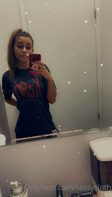 sassysloth naked pornstar pic