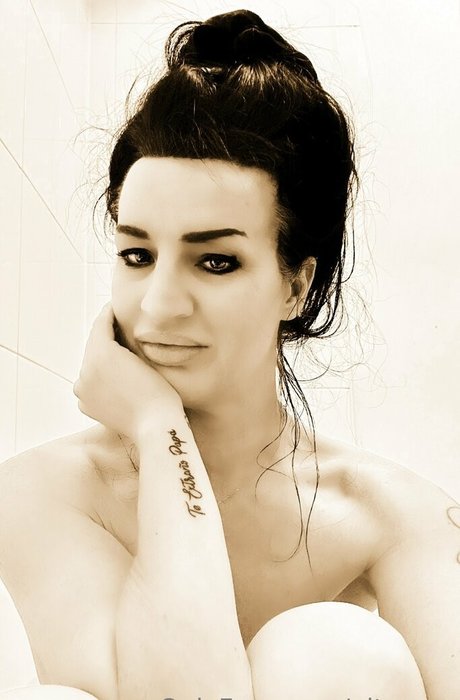 gitana a hot star photo
