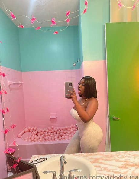 famous midget onlyfans naked pics