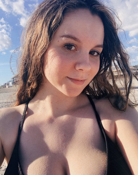 knees onlyfans perfect image