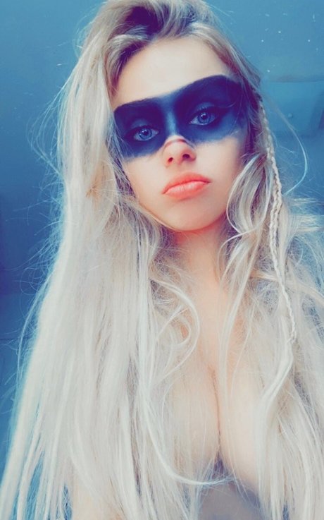 LilHerbLover model adult picture