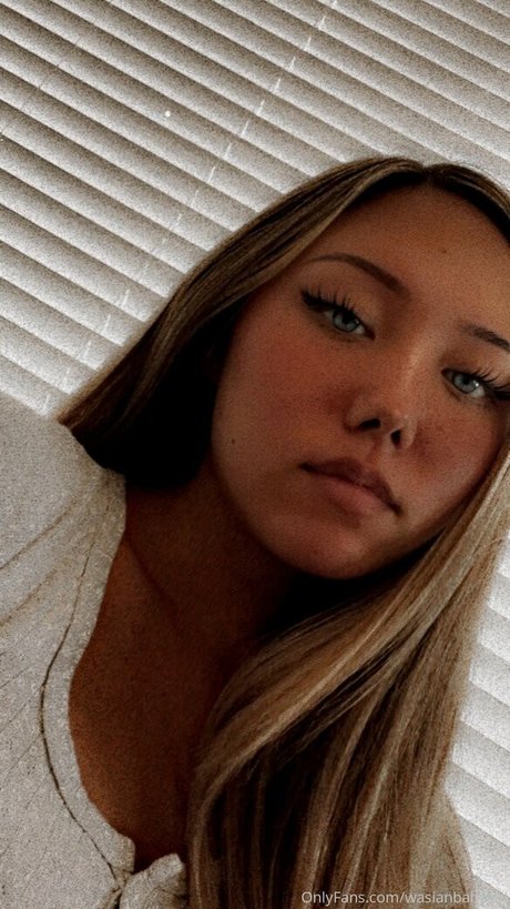Wasianbabygirl adult model photo