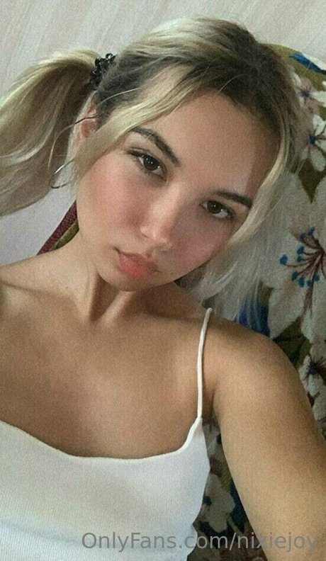 nixiejoy beautiful pornstar picture