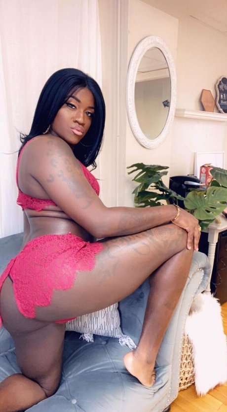 transsohot model adult photo