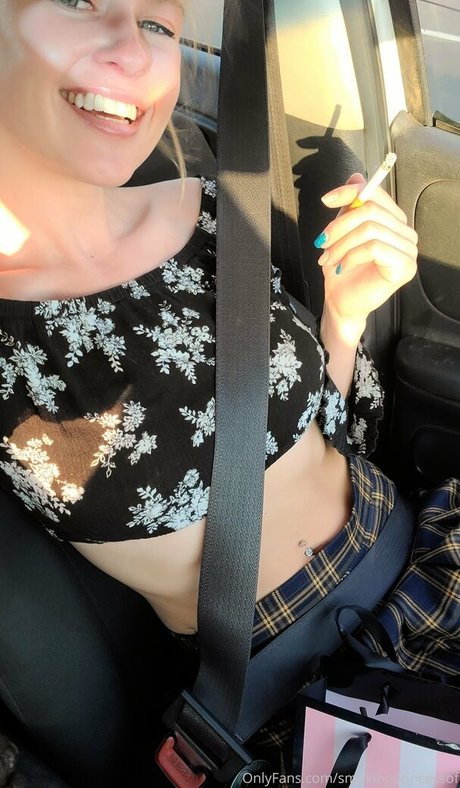 smokingprincessof star naked picture