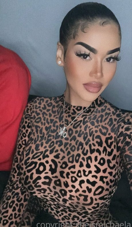 sheismichaela star beautiful img