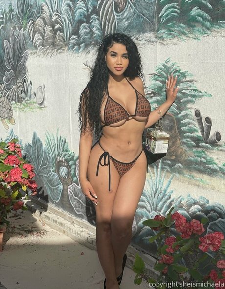 sheismichaela erotic pornstar pics