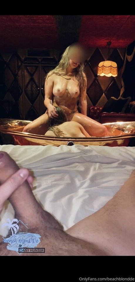 beachblondde pornstar erotic picture