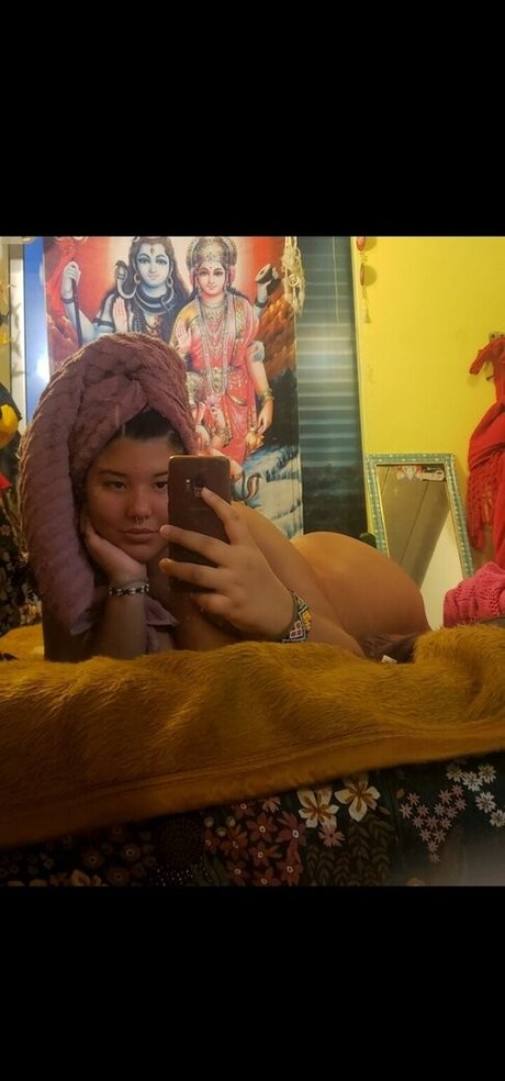 viivenuz naked star photos
