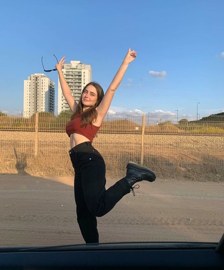 Effy Palarya star pornographic picture