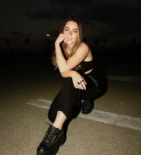 Effy Palarya pretty star images
