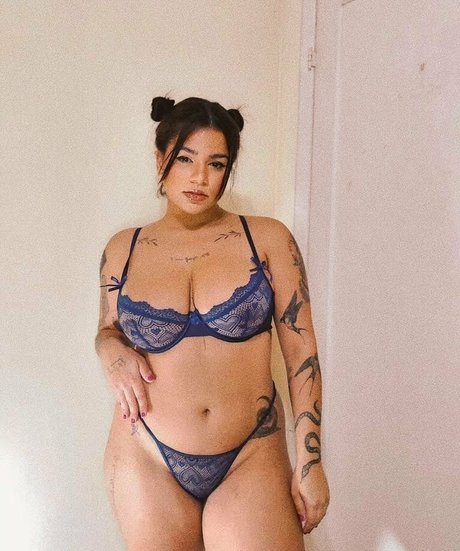 Kennya Raposo adult model pic