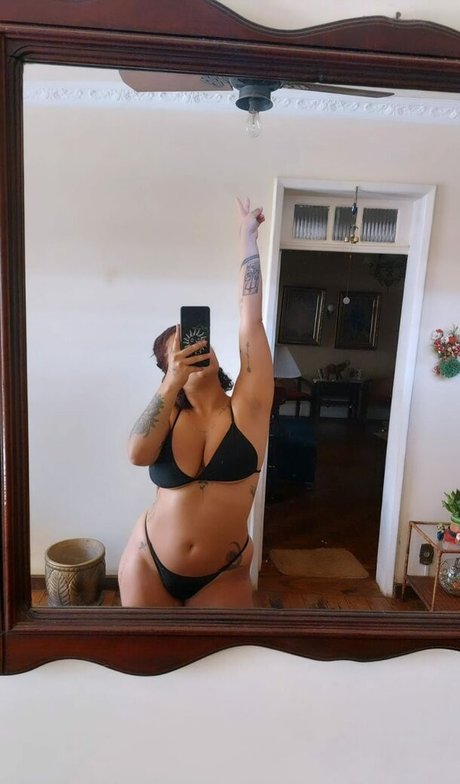Kennya Raposo pornographic model photo