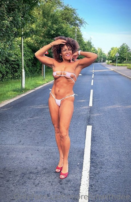 morefunwithdee sexy model pics