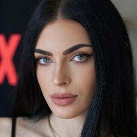 Jaqueline Neubauer hd actress galleries