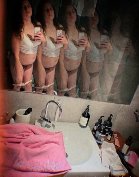 chippiechipsbimbo art pornstar photo