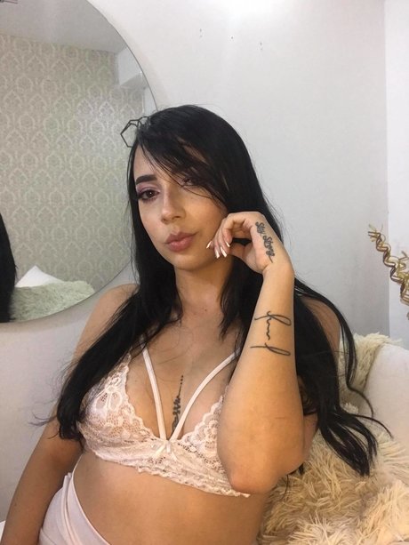 SarayM pornstar naked pic