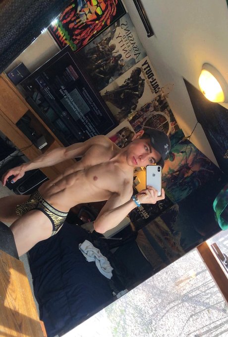 BoyToy R star erotic image