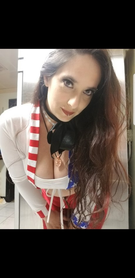 Wickedkitty420 top profile image