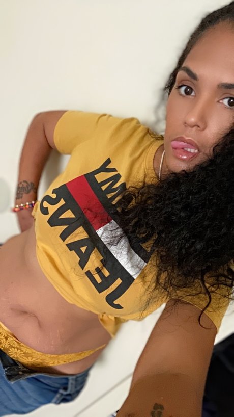Ms Honeydip beautiful pornstar img