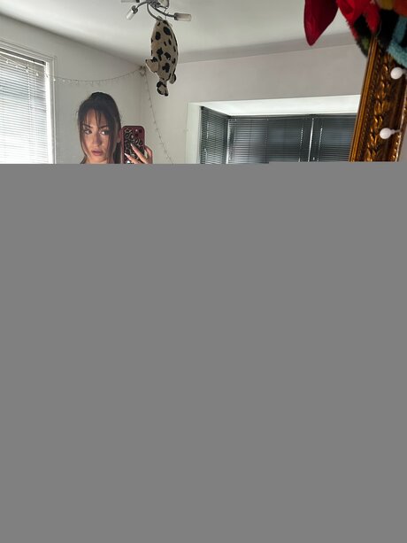 Kim VIDEO CALLS hot model images
