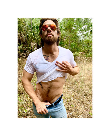 ALPHA DADDY SCOTT model top pic