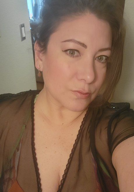 DollaQueen exclusive actress img