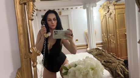 goth threesome onlyfans top pics