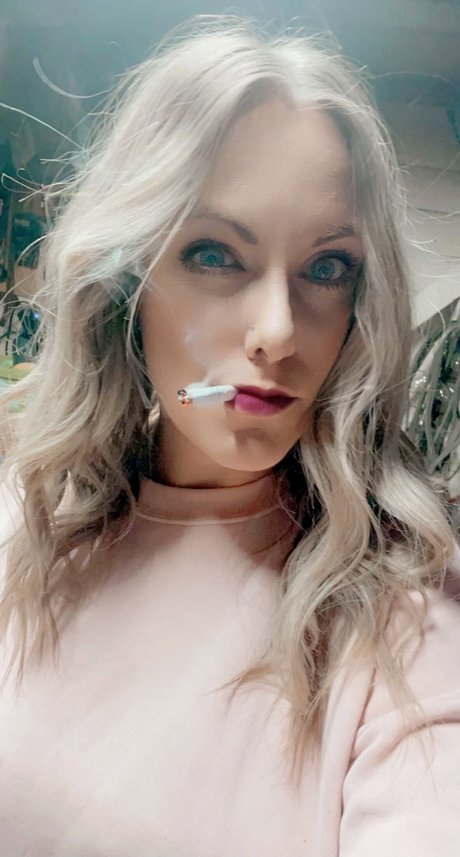 SmokingMlf model pics