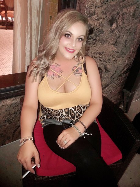SmokingMlf pornstar sexy galleries