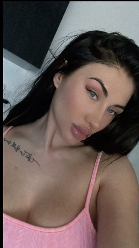 Golden Bunny top pornstar photo