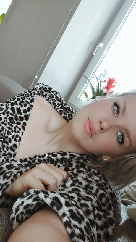 40 onlyfans erotic images