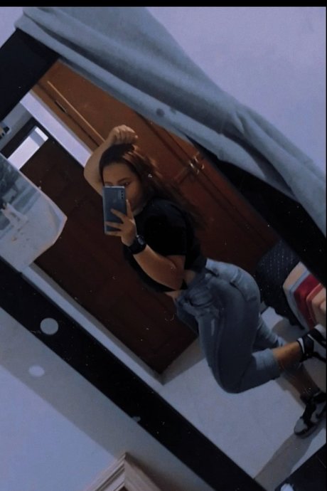 Luisa Contreras nude model image
