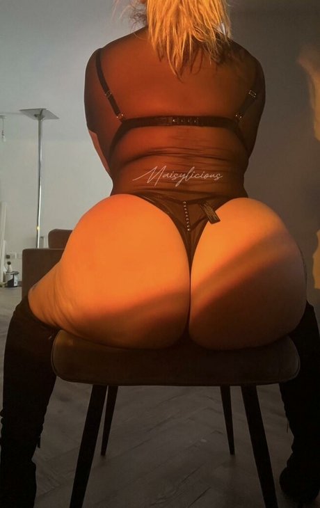 Maisylicious top actress image