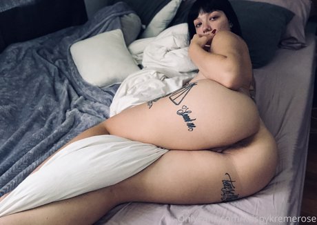 KrispyKremeRose naked pornstar picture