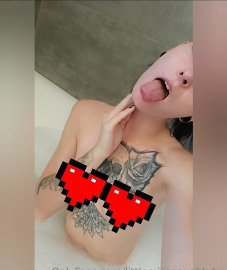 littlemissnaughtytw adult model pictures