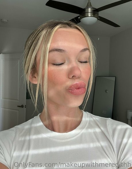 makeupwithmeredithh nude model pic
