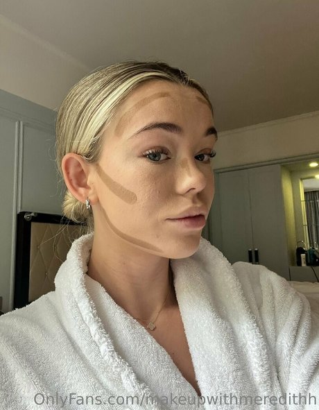 makeupwithmeredithh pretty star photo