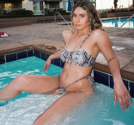 whoisvictoriax exclusive pornstar images