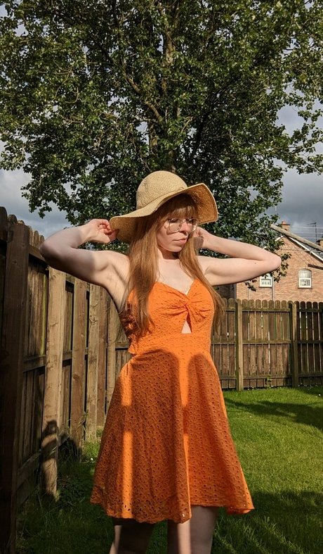 Bat Maisie top actress images