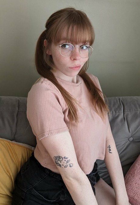 Bat Maisie pornstar art photo