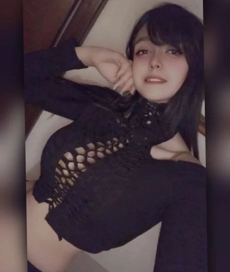 Shiinukicos naked pornstar pic