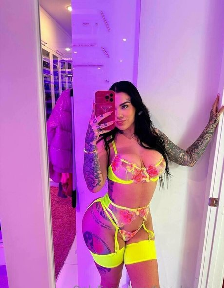 free karmen model pornographic gallery