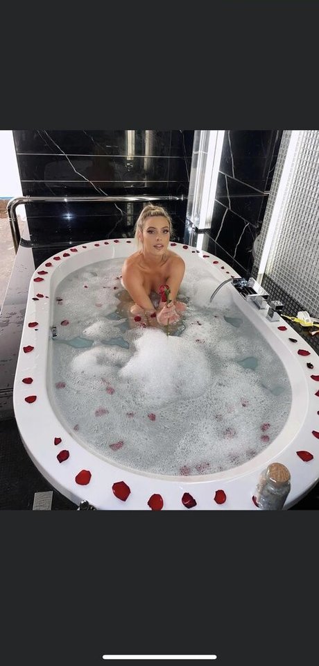 Lele Pons hd model photos