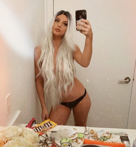 Lele Pons art model galleries
