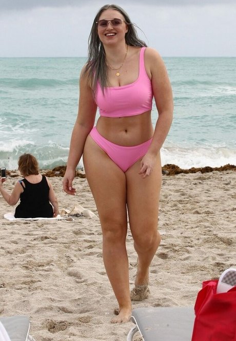 Iskra Lawrence model galleries