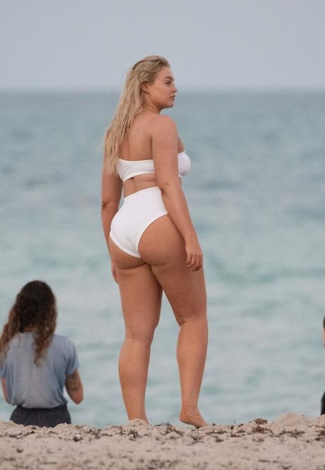 Iskra Lawrence high quality pornstar image